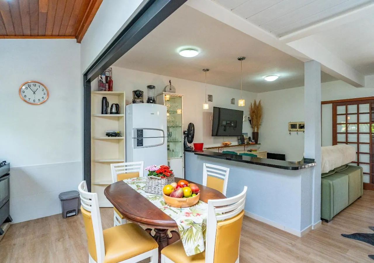 C109 Casa Grande Com Piscina Privada Para Ate 15 Pessoas Florianopolis Brazil
